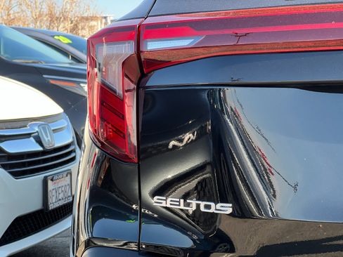 Used 2024 Kia Seltos EX image 27