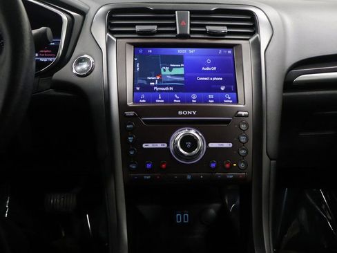 Used 2020 Ford Fusion Titanium image 21