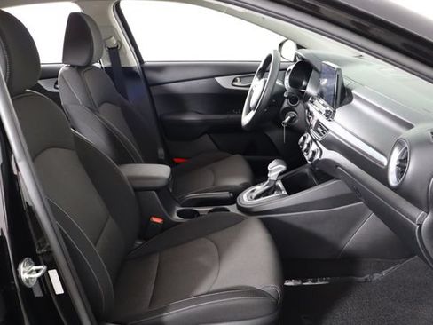 Used 2023 Kia Forte LXS w/ LXS Technology Package FWD image 17