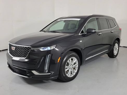 Used 2024 Cadillac XT6 Luxury FWD image 2