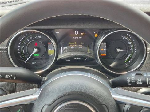 Used 2023 Jeep Wrangler Unlimited Sahara w/ Cold Weather Group AWD/4WD image 10
