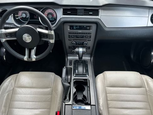 Used 2012 Ford Mustang Premium image 3