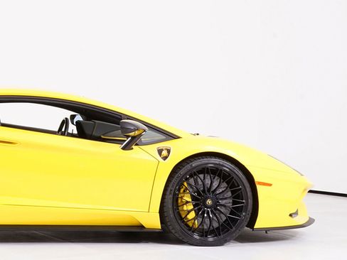 Used 2018 Lamborghini Aventador S AWD/4WD image 17