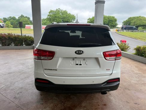Used 2017 Kia Sorento AWD w/ LX Convenience Package image 5