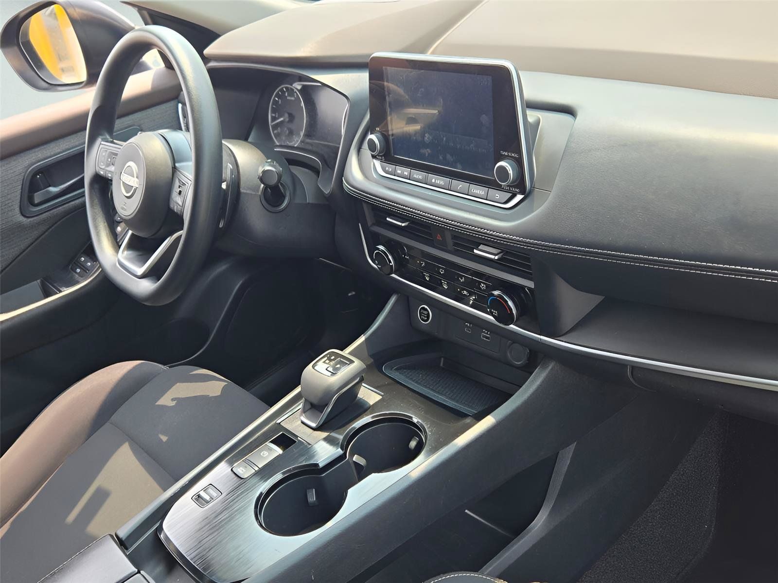 Used 2023 Nissan Rogue S FWD image 6