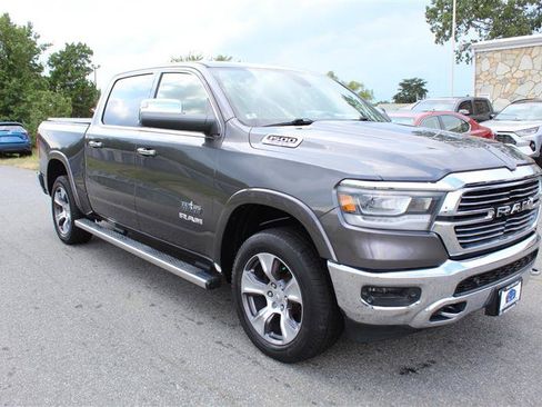 Used 2019 RAM 1500 Laramie AWD/4WD image 9