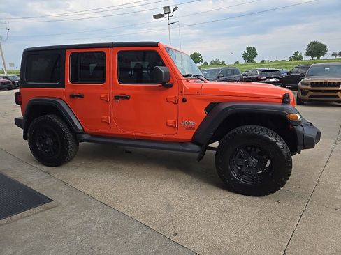 Used 2018 Jeep Wrangler Unlimited Sport S AWD/4WD image 11