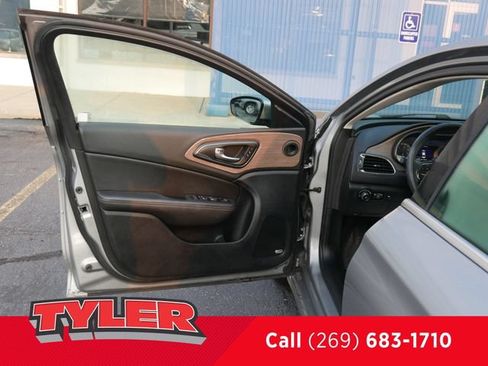 Used 2015 Chrysler 200 C w/ Navigation & Sound Group I FWD image 18