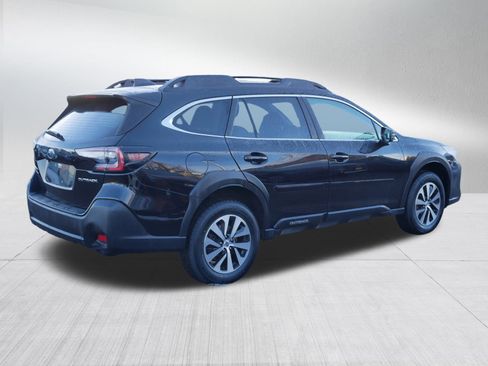 Used 2023 Subaru Outback Premium image 7