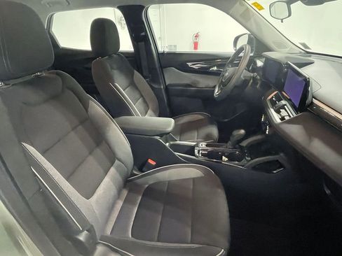 Used 2025 Chevrolet TrailBlazer LS FWD image 25
