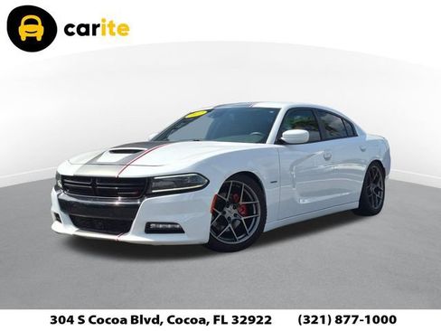 Used 2017 Dodge Charger R/T RWD image 1