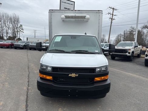 Used 2024 Chevrolet Express 3500 w/ Power Convenience Package RWD image 8