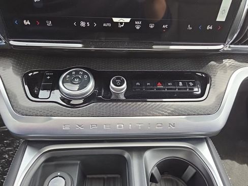 New 2026 Ford Expedition Platinum w/ Stealth Performance Package AWD/4WD image 43