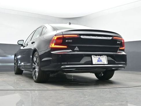 Used 2023 Volvo S90 B6 Plus image 43