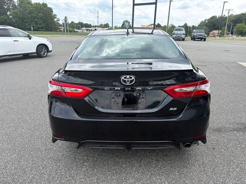 Used 2020 Toyota Camry SE FWD image 7