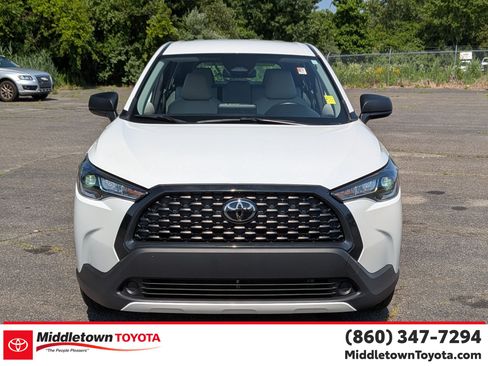 Used 2025 Toyota Corolla Cross L AWD/4WD image 8