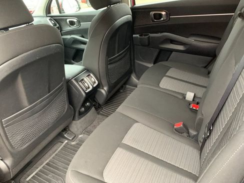 Used 2023 Kia Sorento LX image 14