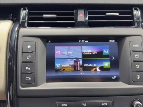 Used 2017 Land Rover Discovery SE AWD/4WD image 28