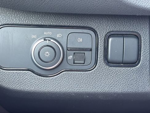 Used 2025 Mercedes-Benz Sprinter 2500 image 24
