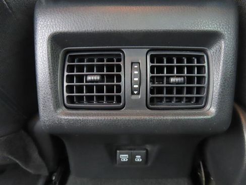 Used 2025 Toyota Camry LE FWD image 31