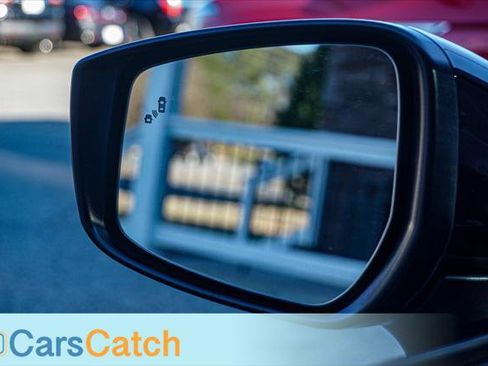 Used 2020 Nissan Versa SR w/ Electronics Package image 28