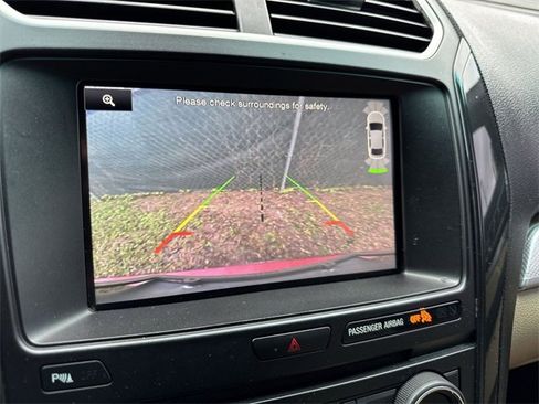 Used 2016 Ford Explorer XLT w/ Equipment Group 202A image 15