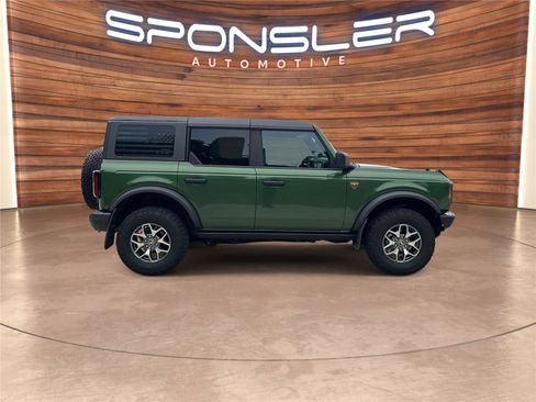 Used 2022 Ford Bronco Badlands AWD/4WD image 8
