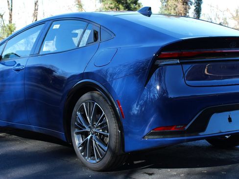 New 2026 Toyota Prius XLE FWD image 8