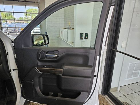 Used 2021 Chevrolet Silverado 1500 LT AWD/4WD image 13