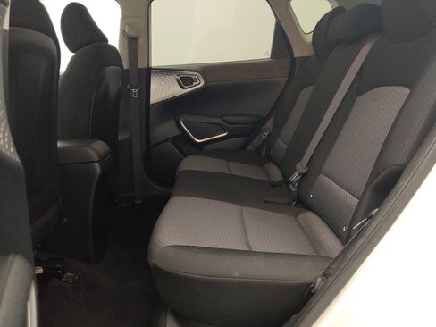 Used 2023 Kia Soul LX w/ Option Group 015 FWD image 18
