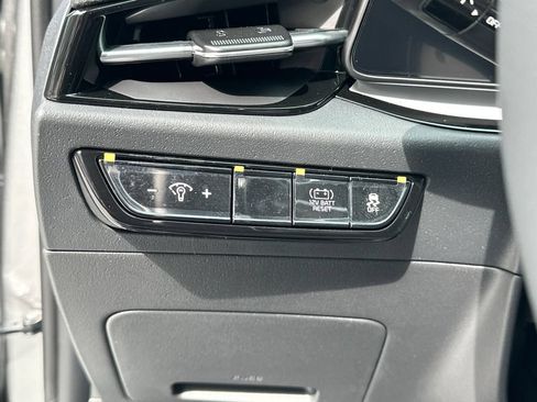 New 2026 Kia Niro EX FWD image 20