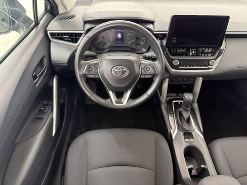 Used 2025 Toyota Corolla Cross LE FWD image 27