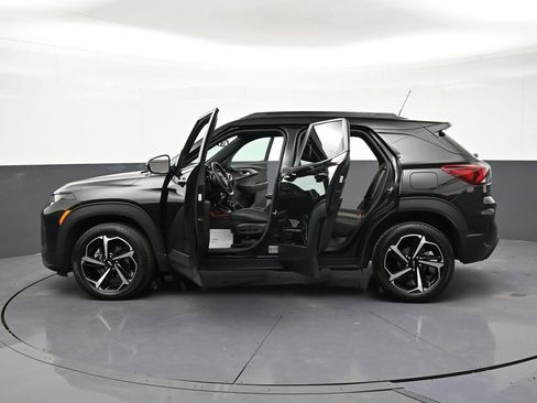 Used 2023 Chevrolet TrailBlazer RS w/ Sun and Liftgate Package AWD/4WD image 33