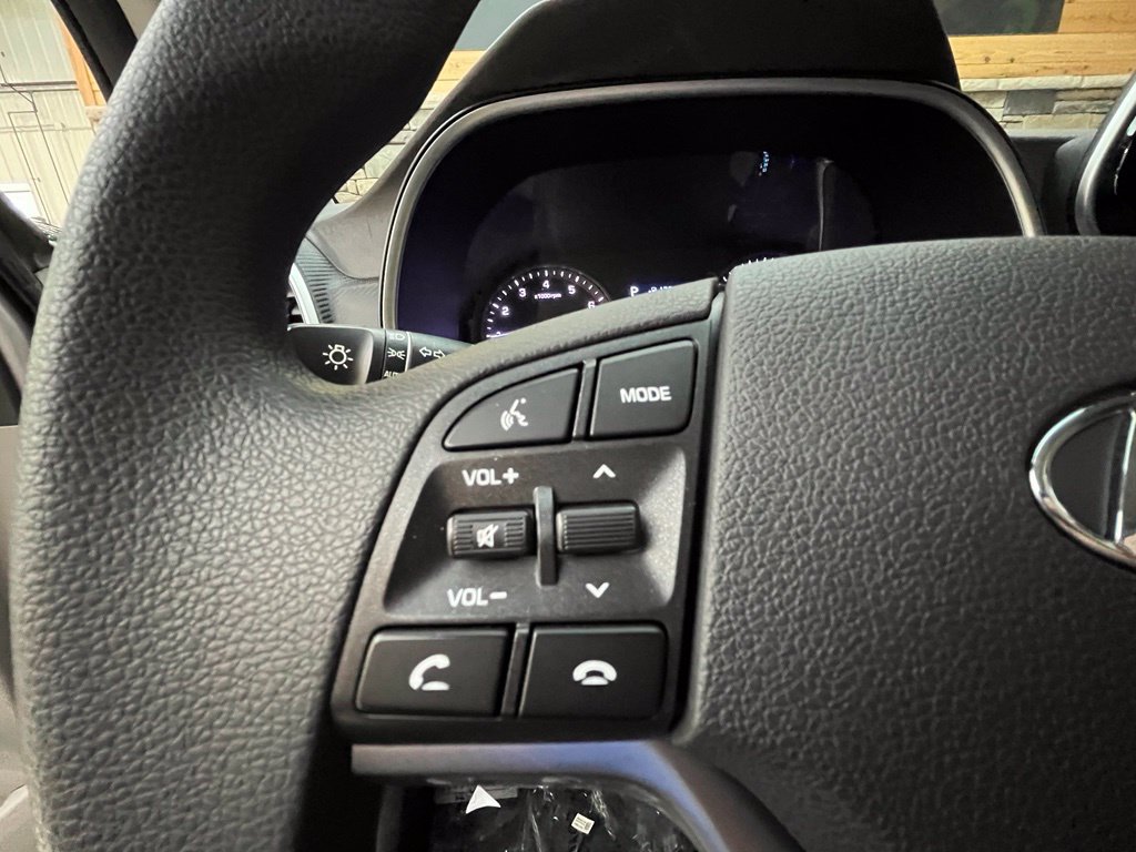 Used 2020 Hyundai Tucson SE w/ Winter Weather Package AWD/4WD image 35