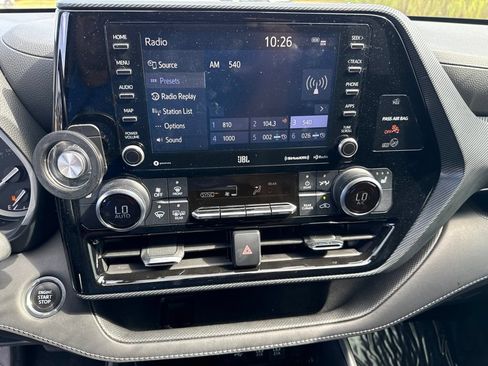 Used 2021 Toyota Highlander XSE AWD/4WD image 12