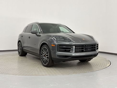 Certified 2025 Porsche Cayenne S AWD/4WD image 7