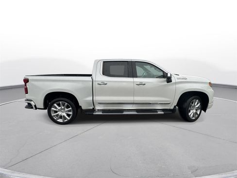 Used 2023 Chevrolet Silverado 1500 High Country w/ High Country Premium Package AWD/4WD image 5