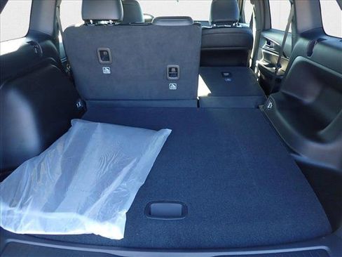 New 2025 Jeep Grand Cherokee Altitude image 8