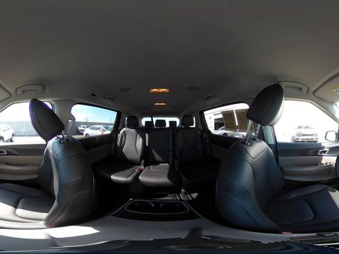 Used 2026 Kia Carnival FWD image 44