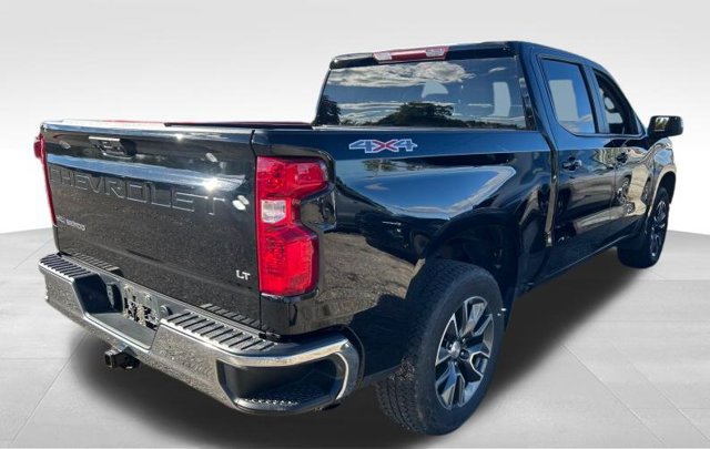 Used 2024 Chevrolet Silverado 1500 LT AWD/4WD image 3