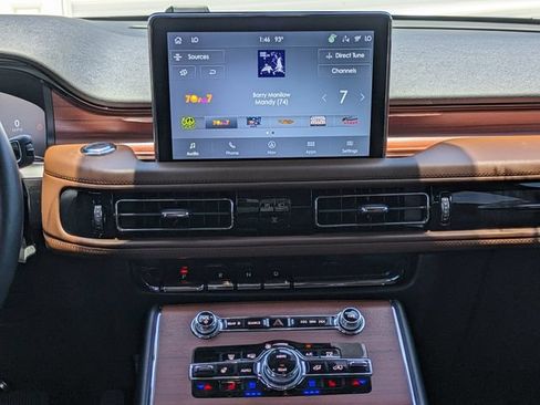 Used 2023 Lincoln Aviator Reserve w/ Equipment Group 201A RWD image 20