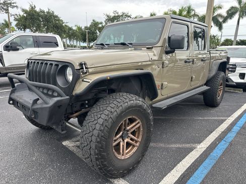 Used 2020 Jeep Gladiator Sport w/ Quick Order Package 24S AWD/4WD image 2