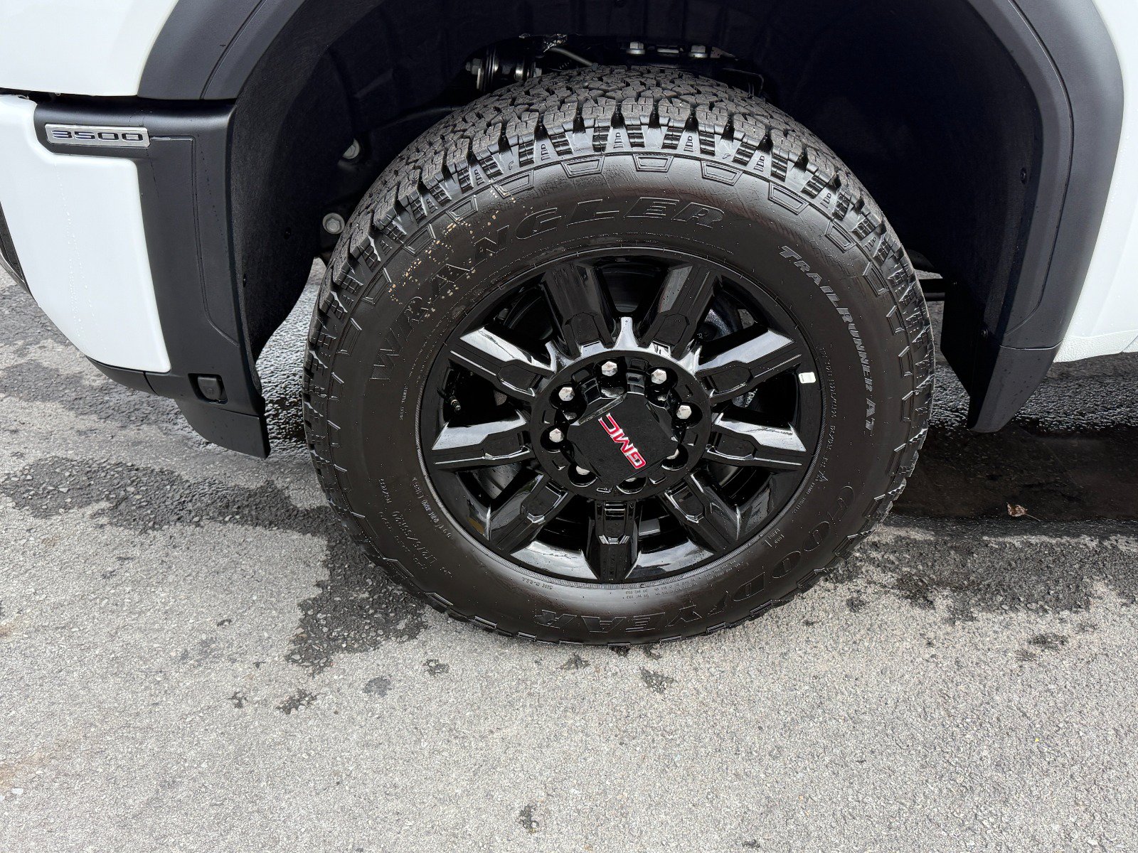 New 2026 GMC Sierra 3500 AT4 AWD/4WD image 9