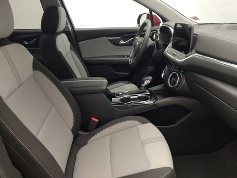 Used 2023 Chevrolet Blazer LT FWD image 21