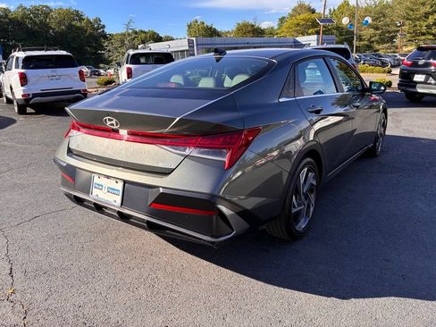 Used 2025 Hyundai Elantra Limited FWD image 7