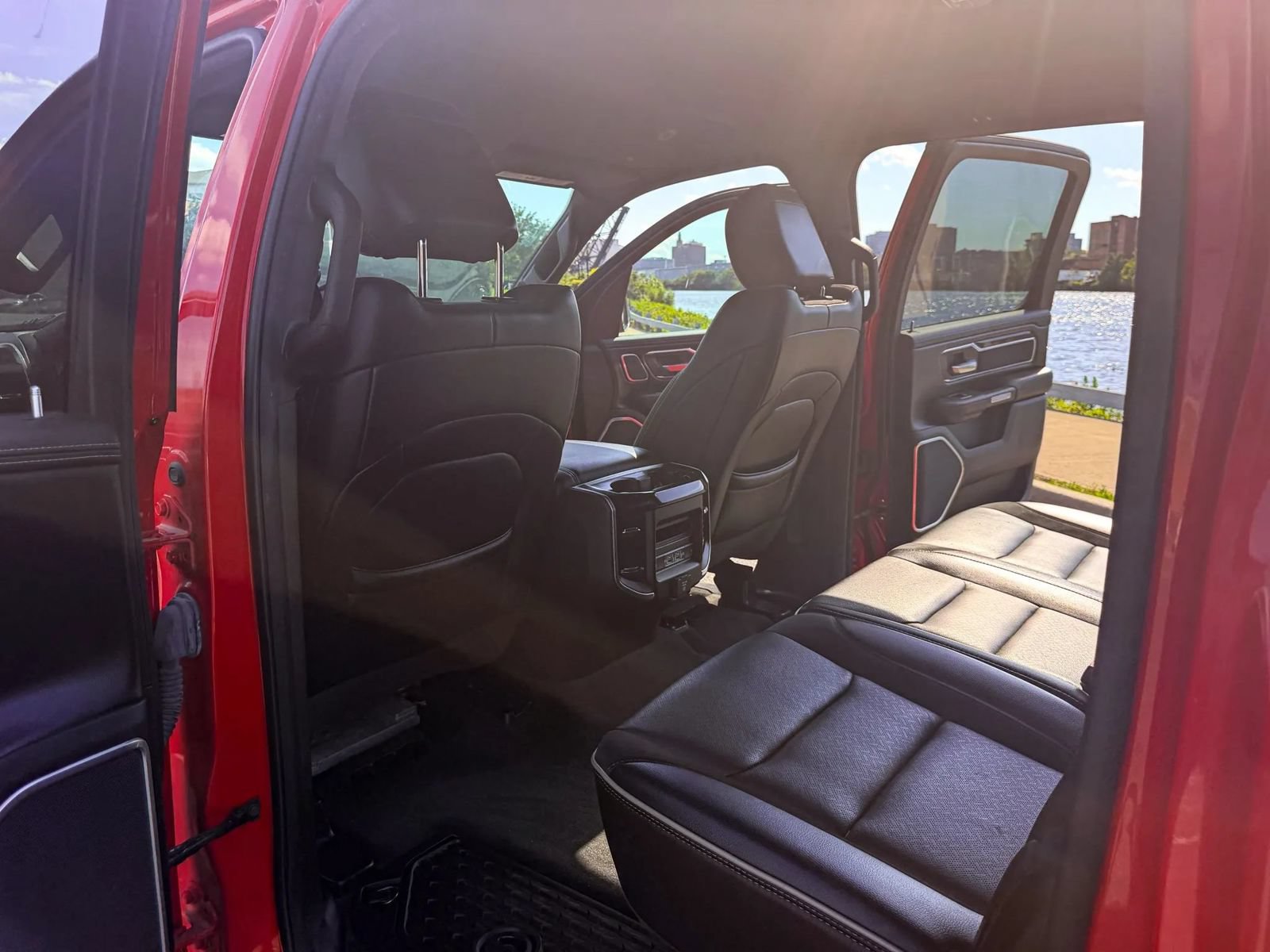 Used 2021 RAM 1500 Laramie AWD/4WD image 19