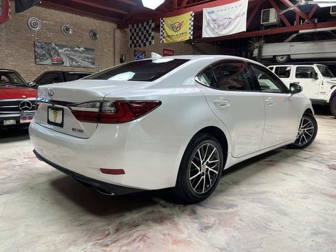 Used 2018 Lexus ES 350 w/ Luxury Package w/Wood Trim FWD image 2