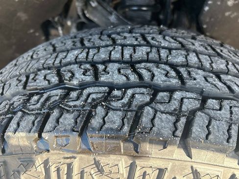 Used 2024 GMC Canyon AT4 image 10