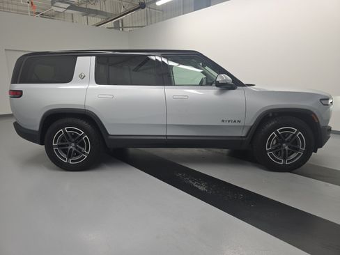 Used 2025 Rivian R1S Adventure AWD/4WD image 6