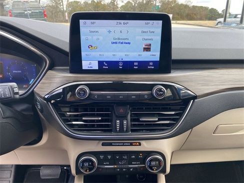 Used 2020 Ford Escape Titanium image 13